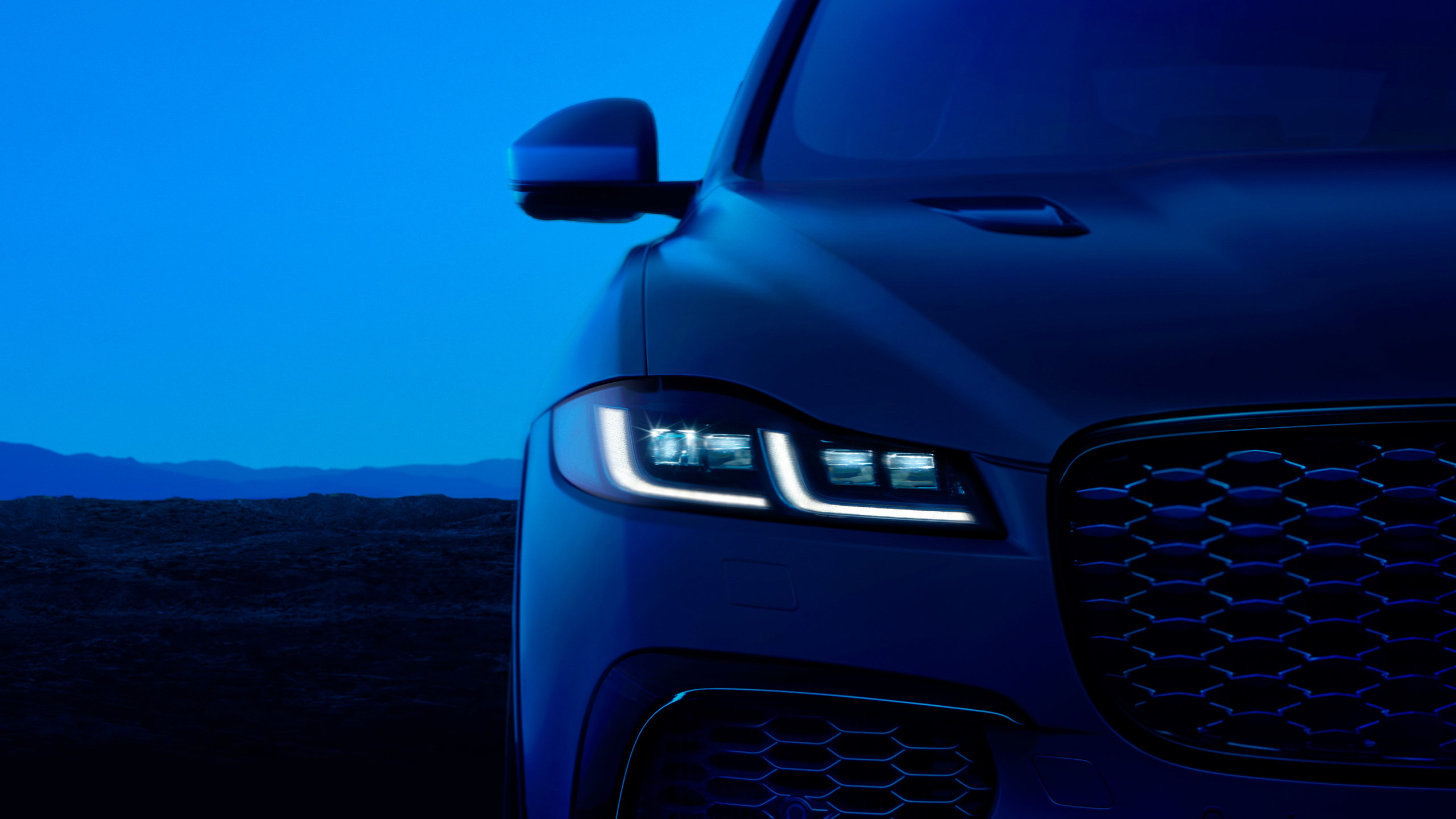 JAGUAR F-TYPE EXTERIOR HEAD LIGHT DETAILS